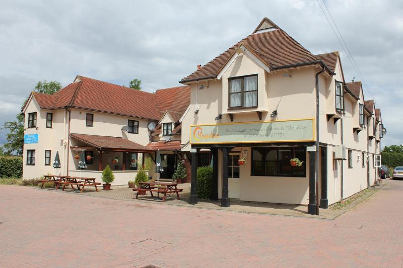 Stansted Skyline Hotel Great Dunmow Bagian luar foto